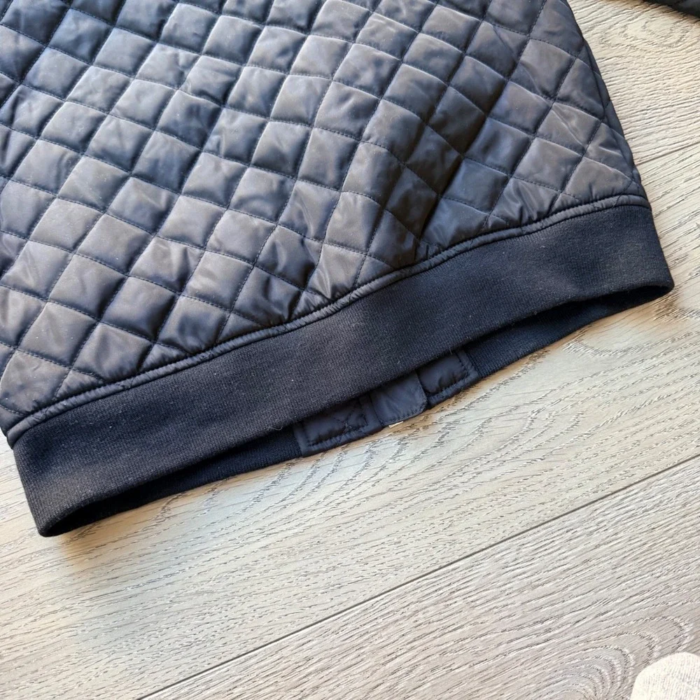 Levis black quilted